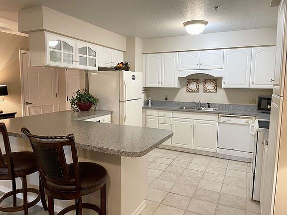 4th image of 1300 N Main St APT 205