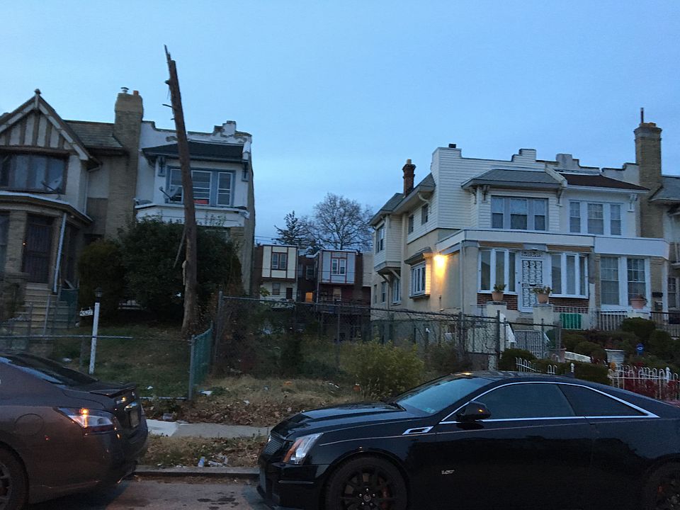1st image of 5325 Arlington St