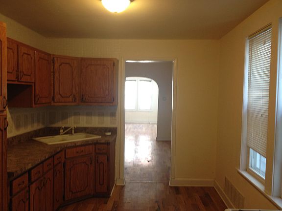 5th image of 1834 N Richmond St #1