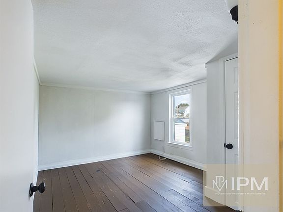 3rd image of 39 N Water St
