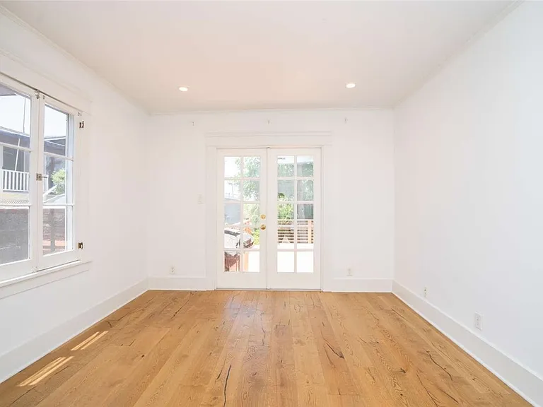 5049 Mount Royal Dr — Photo 14