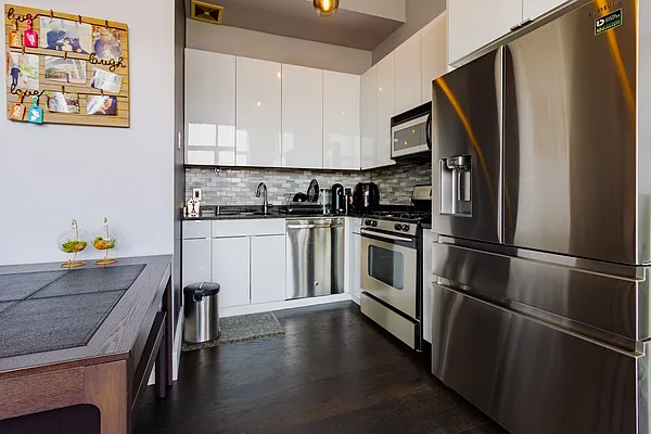 Sold by Grandeur Realty Inc | media 5