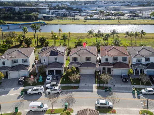 724 NE 191st St, Miami, FL 33179