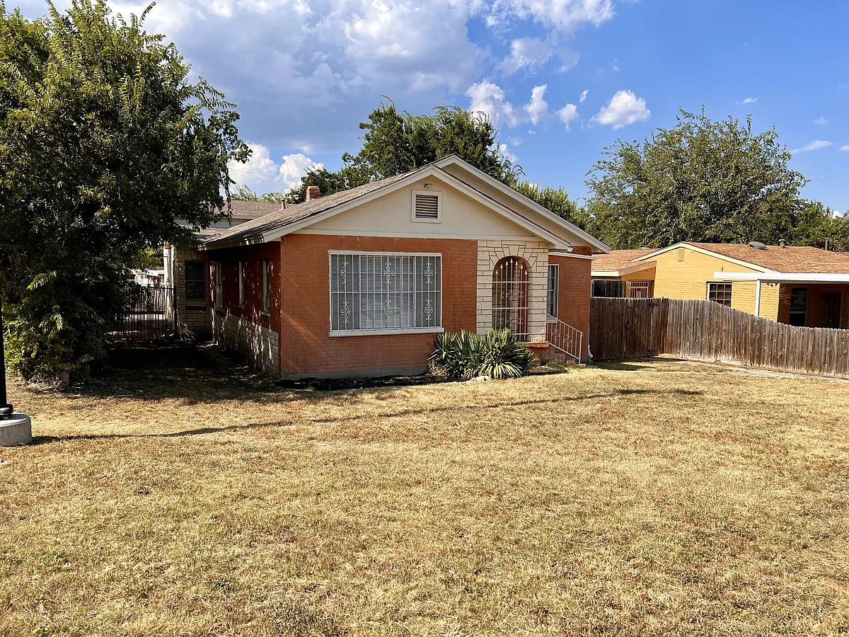 Building Photo - 5638 Curzon Ave