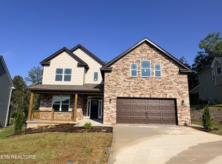 8915 Twisted Willow Ln, Knoxville, TN 37931