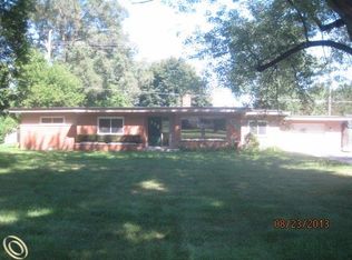 22216 Gill Rd, Farmington Hills, MI 48335