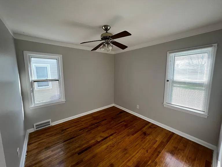 22041 Donald Ave — Photo 10