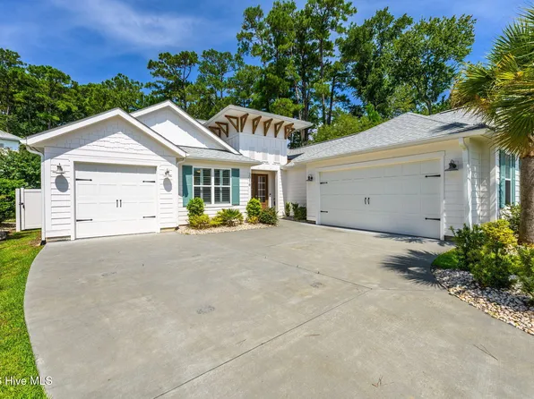 2016 Manor Parc Drive, Calabash, NC 28467