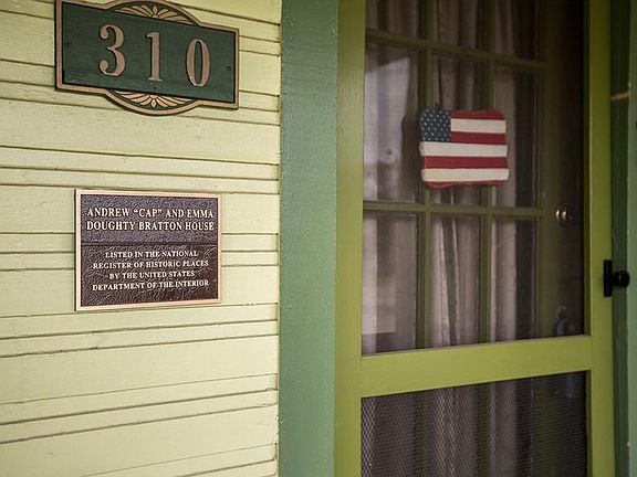 4th image of 310 E Broad St