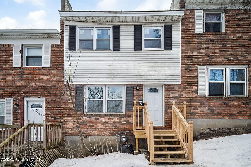 3rd image of 104 Mount Hope Drive
