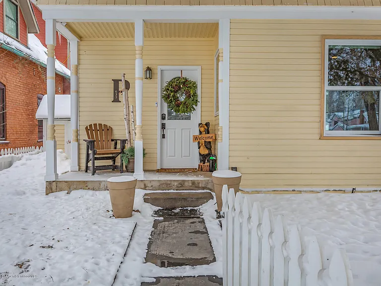 633 W Main St — Photo 23