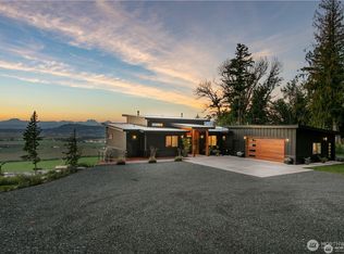 9173 Anderson Lake Dr, Sumas, WA 98295