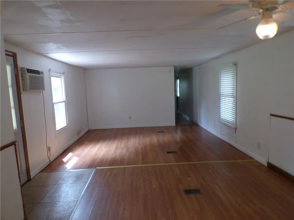 2 bed, 1.0 bath, 800 sqft, $1,100 — Photo 3