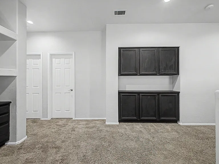 17446 W Yavapai St — Photo 10