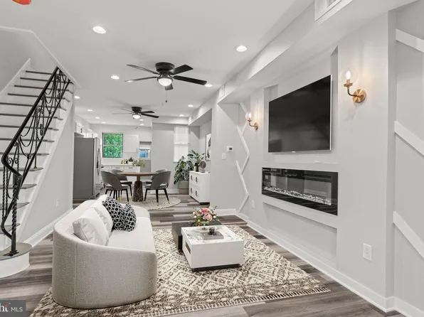 6820 Marsden St, Philadelphia, PA 19135