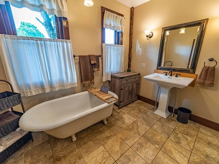 Full bathroom including walk in shower.