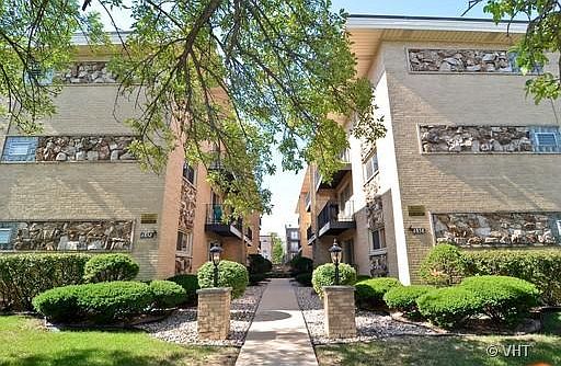 1st image of 6852 N Northwest Hwy APT 3A