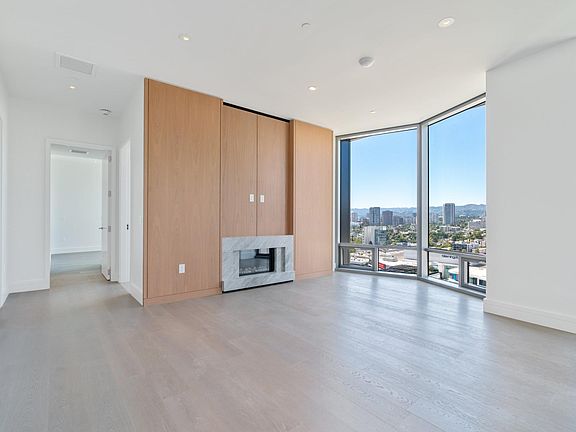 4th image of 211 Elm St #12E