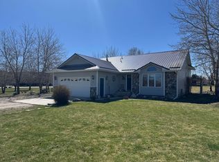 82 Stillwater Dr, Absarokee, MT 59001
