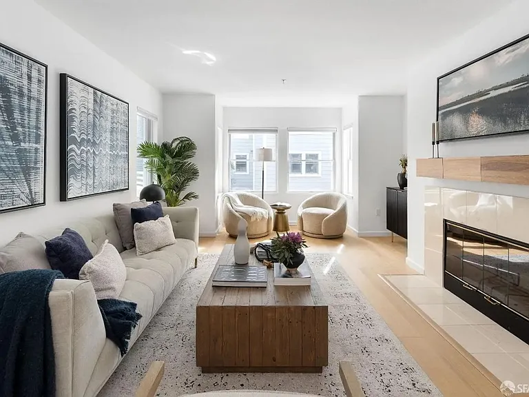 1880 Steiner St #208 — Photo 3