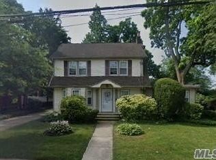 686 Koelbel Ct, Baldwin, NY 11510