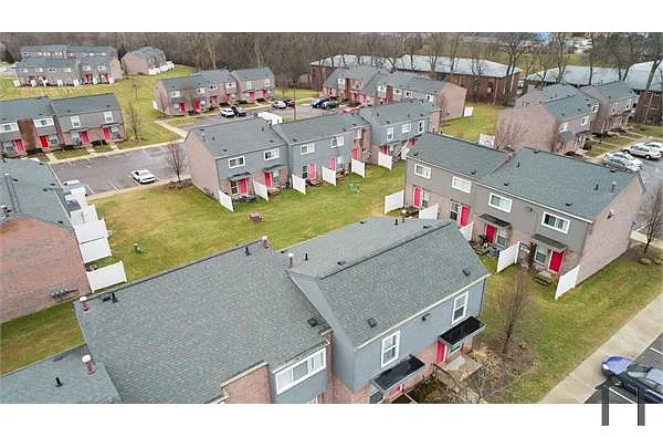 Building Photo - 403 Villa Dr #528