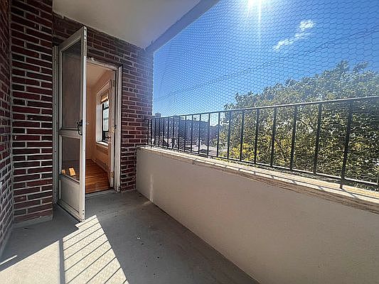 5th image of 34-35 76th St #5U