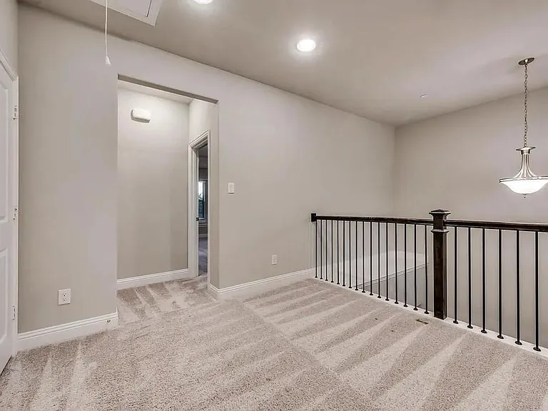 6416 Burbank Way — Photo 7