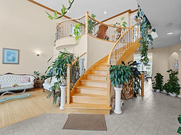 4th image of 7622 168a Ave NW