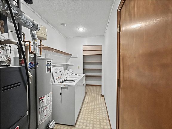 4th image of 6124 Ash Ct