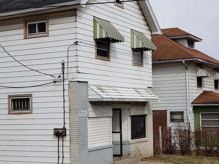 1760 Oakwood Ave #TOP — Photo 2