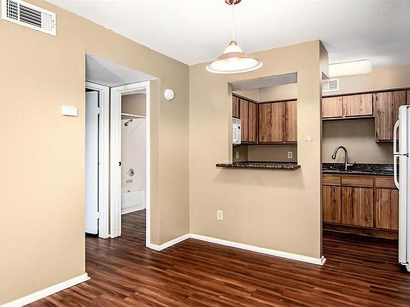 5th image of 18511 Egret Bay Blvd APT 606