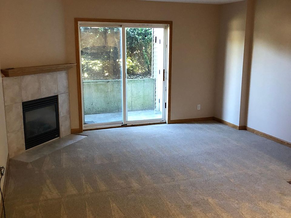 2nd image of 1667 2/9 Hickory Creek Dr