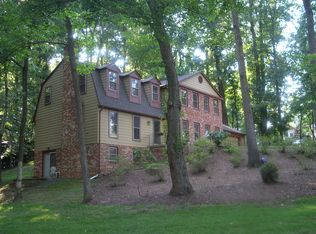 1724 Abbey Oak Dr, Vienna, VA 22182