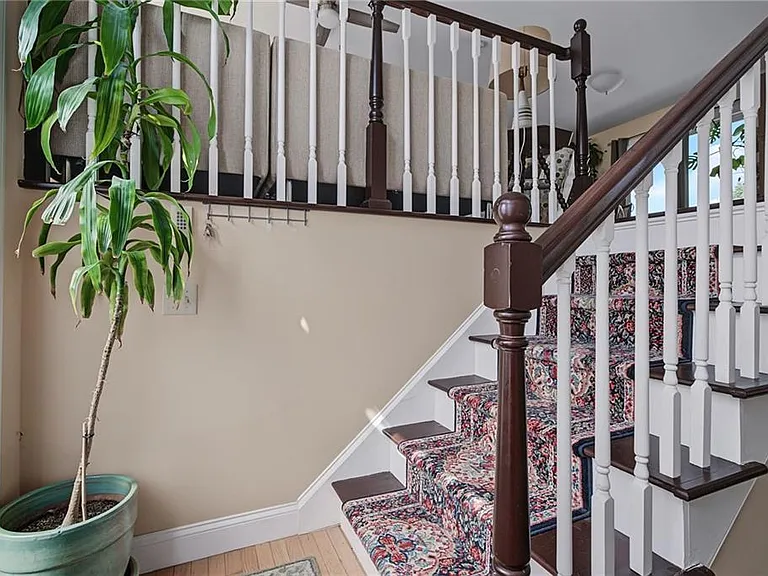 45 Oakwood Ave — Photo 28