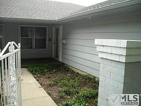 5th image of 6012 Shelton St