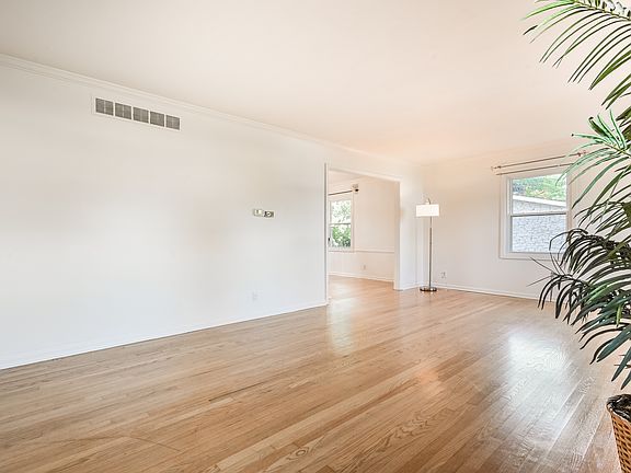 4th image of 6825 Farmleigh Dr