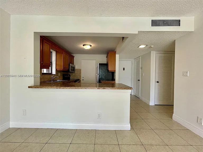 2320 S Cypress Bend Dr #204 — Photo 6