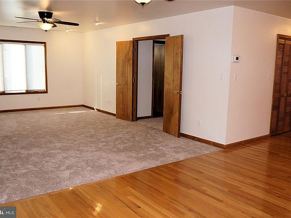 2nd image of 38272 Clover Ln