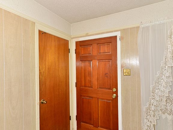 5th image of 5023 Creekmoor Dr