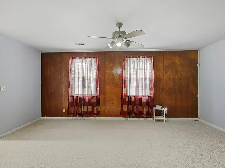 1006 W Washington St — Photo 11