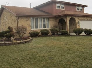 18913 Meadow Creek Dr, Mokena, IL 60448