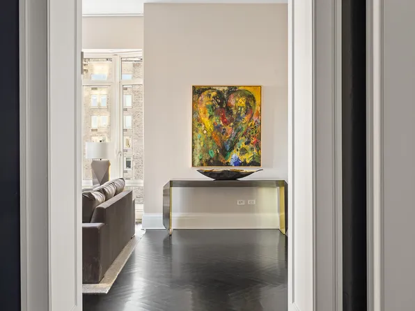 520 Park Avenue image 5 of 23