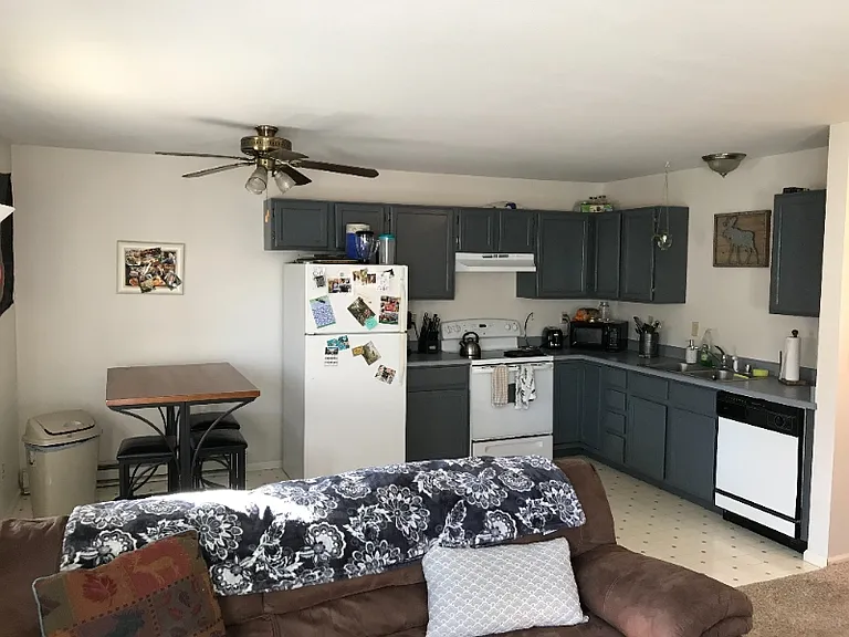1355 Cherry St #B — Photo 5