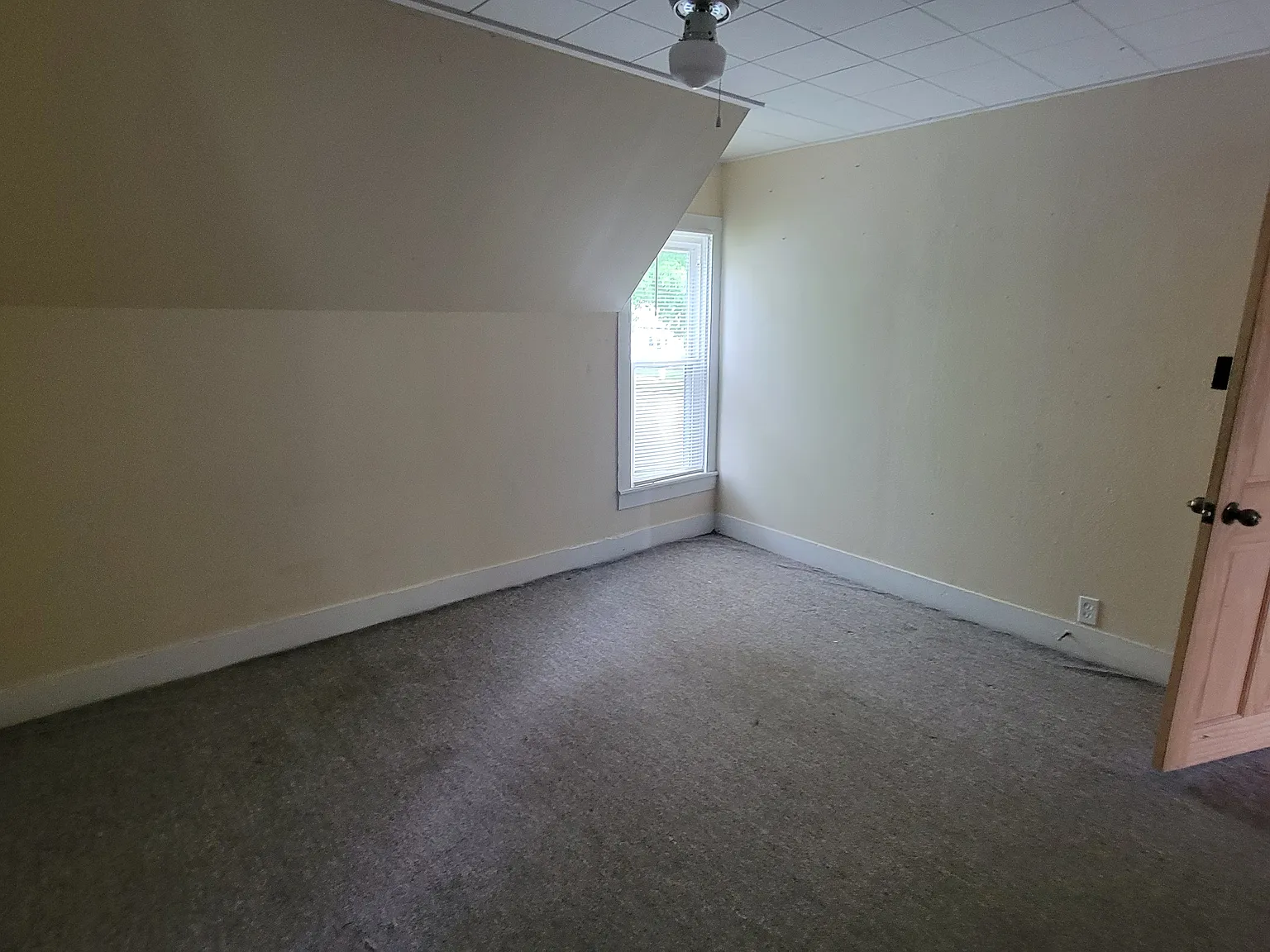 3 bed, 1100 sqft, $1,025 — Photo 4