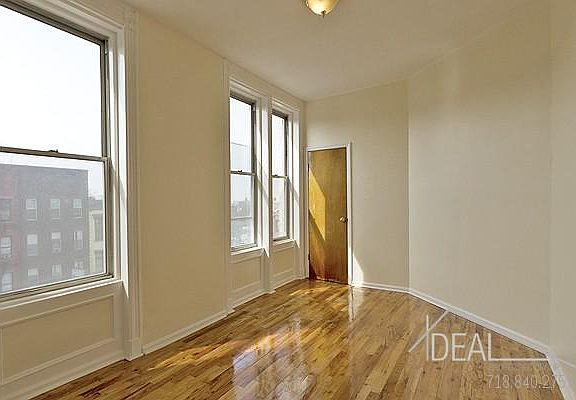 3rd image of 244 Flatbush Ave