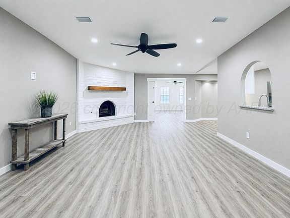 2nd image of 602 Forrest Dr