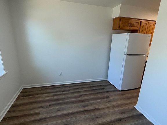 2nd image of 301 Hammond Dr APT E2