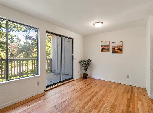 1800 Grant Ave S #D1 — Photo 2