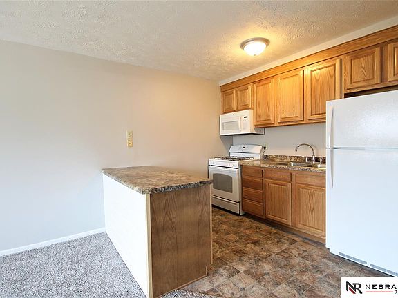 5th image of 8240 Blondo St